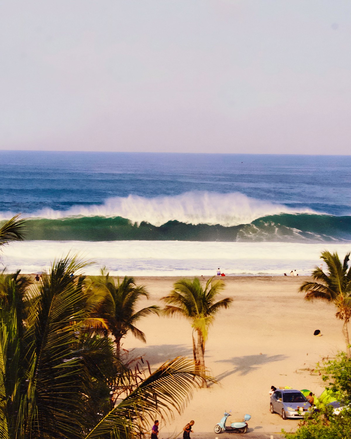 Surfing in Cabarete, Dominican Republic — Cabarete's surf coast, Dominican Republic